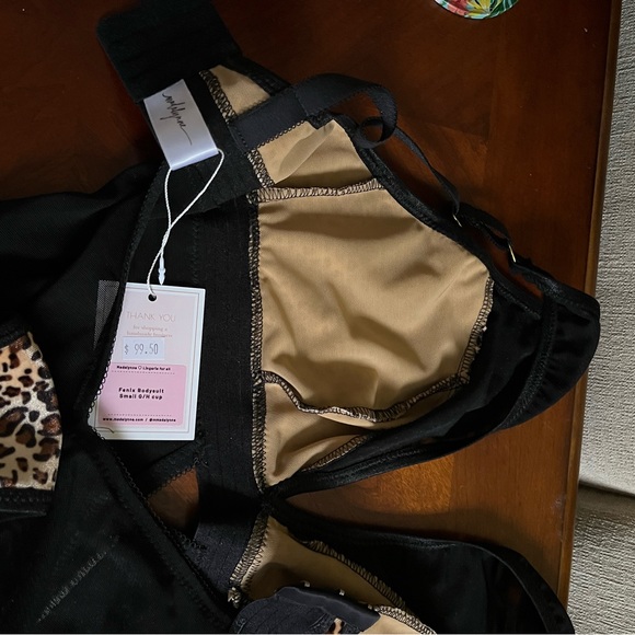 Madalynne Fenix bodysuit small G/H cup - Picture 5 of 5